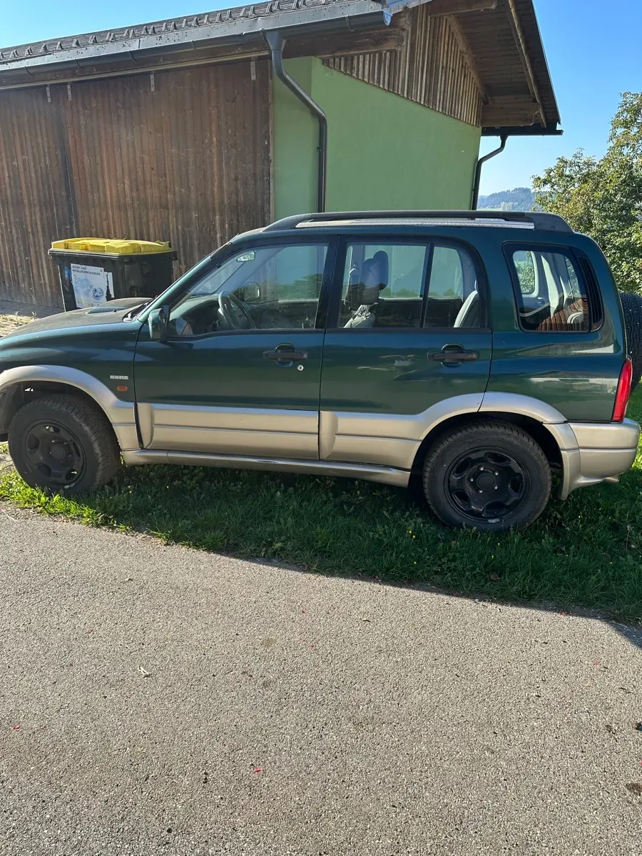 Suzuki Vitara 2001 photo 2