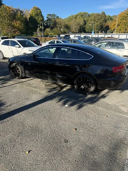 Audi A5 2011 photo 2