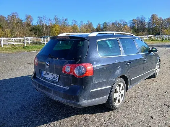 Volkswagen Passat 2009 photo 4