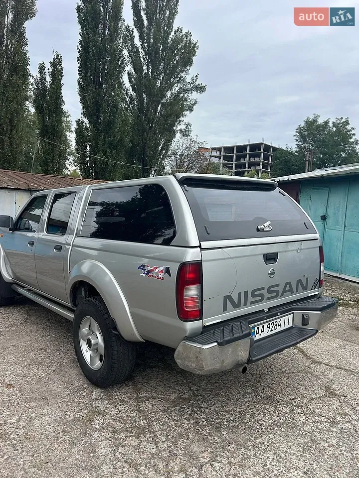 Nissan Np300 2014 photo 5