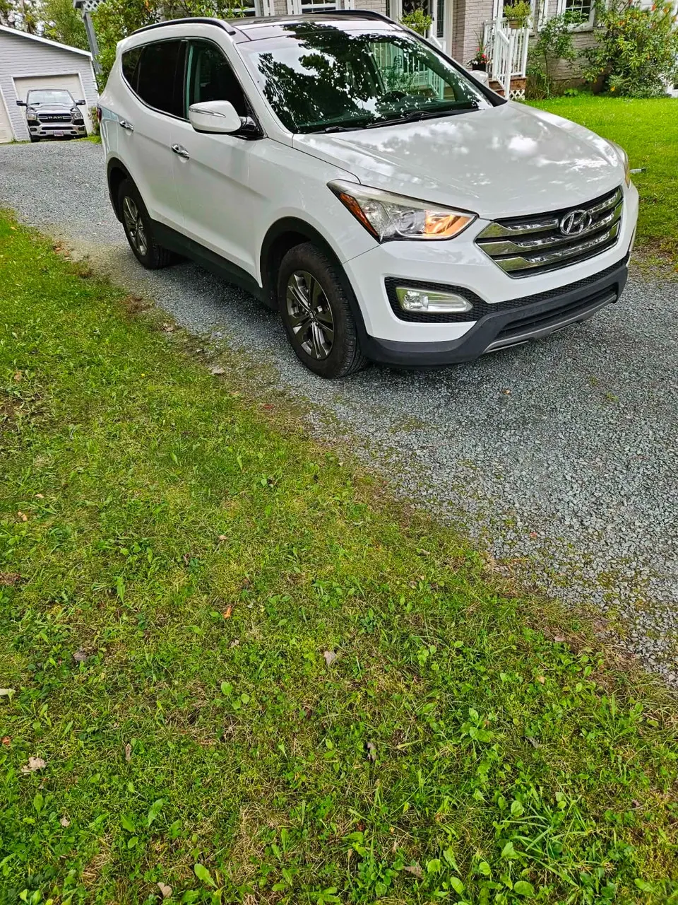 Hyundai Santa Fe 2014 photo 3