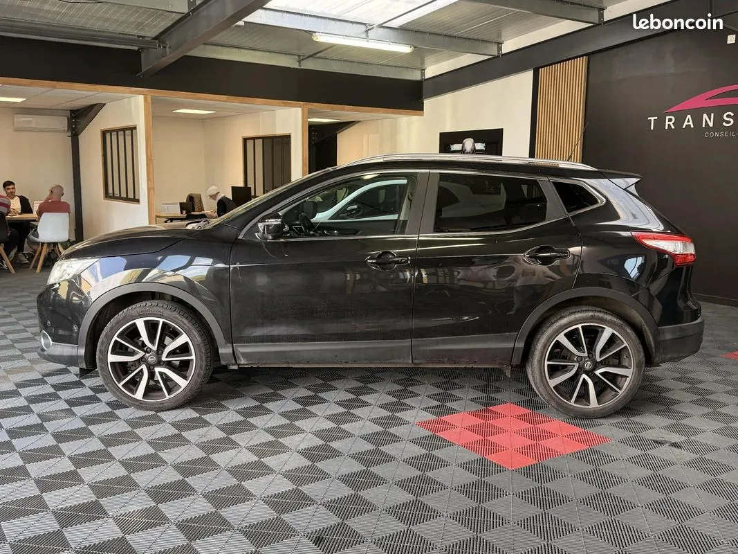 Nissan Qashqai 2015 photo 2