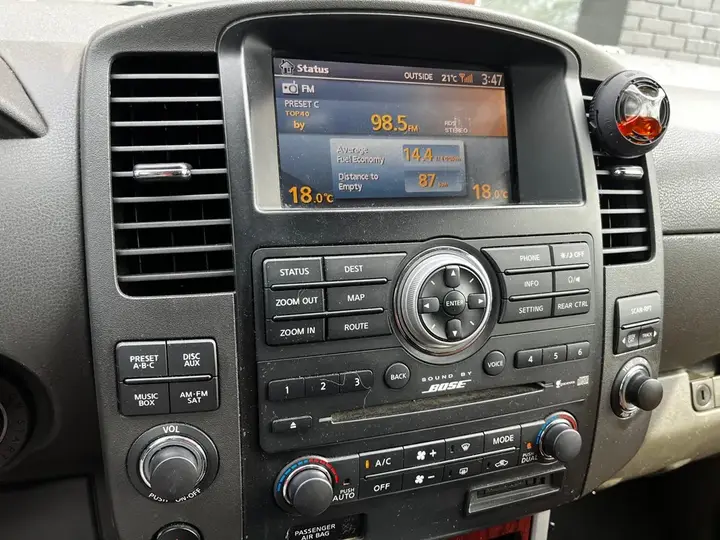 Nissan Pathfinder 2010 photo 5