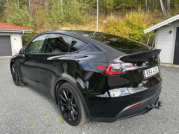 Tesla Model Y 2024 photo 3