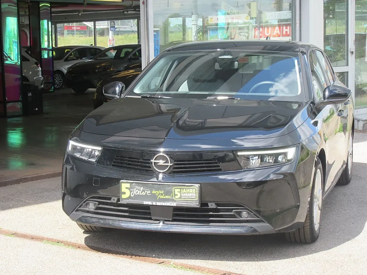 Opel Astra 2023 photo 2