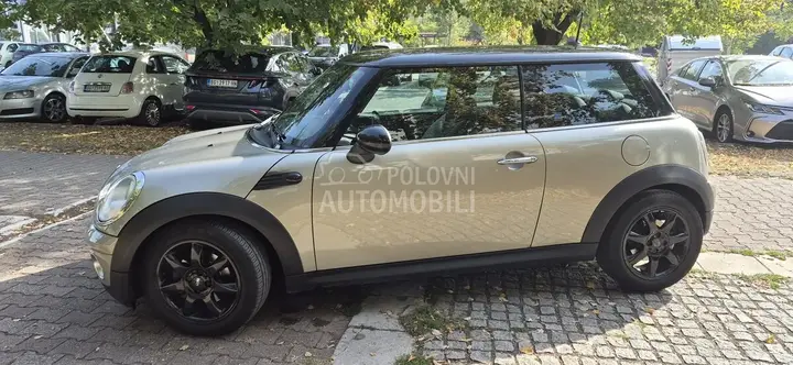 Mini Cooper 2011 photo 2
