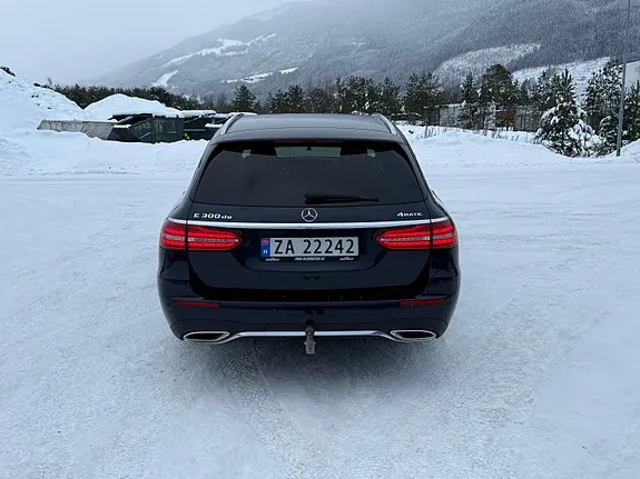 Mercedes-Benz E-Class 2022 photo 5
