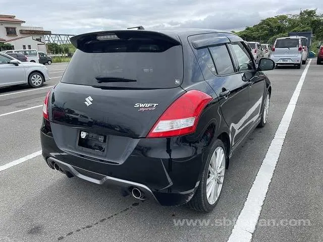 Suzuki Swift Sport 2013 photo 4