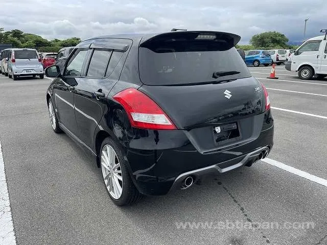 Suzuki Swift Sport 2013 photo 3