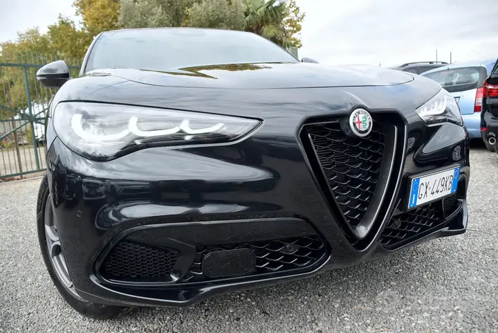 Alfa Romeo Stelvio 2024 photo 2