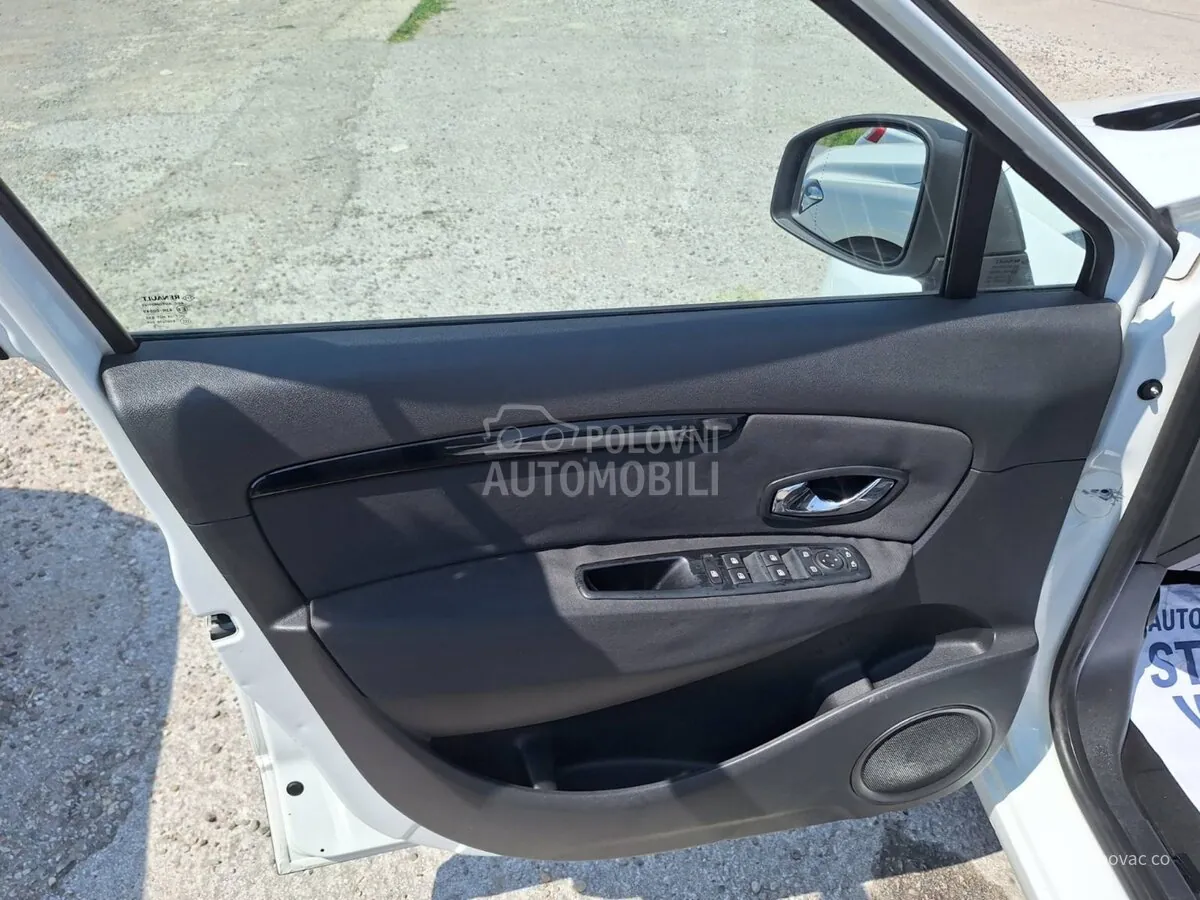Renault Scenic 2012 photo 5