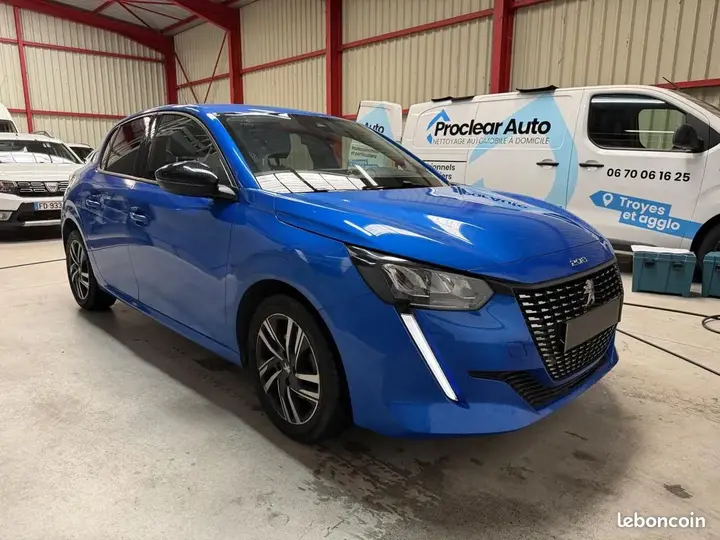 Peugeot 208 2024 photo 2