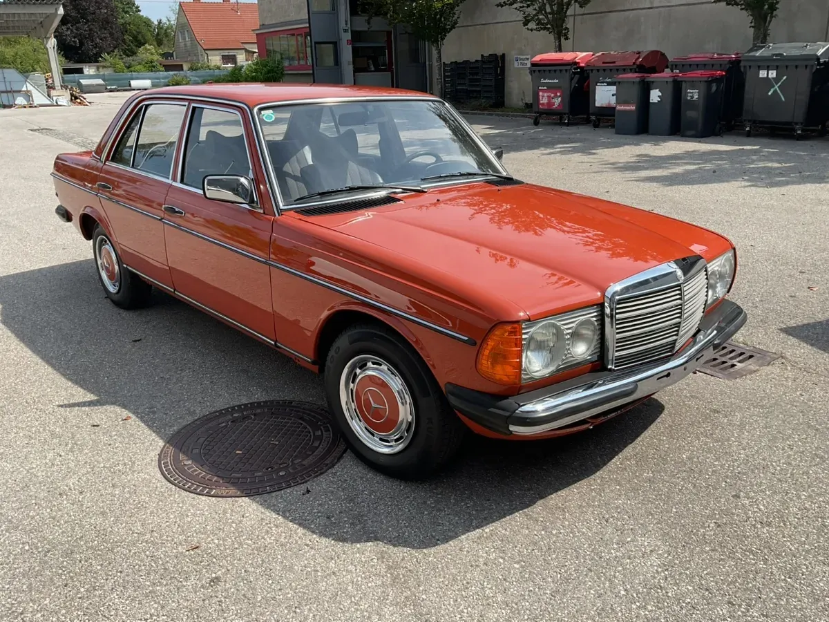 Mercedes-Benz 240 D 1978 photo 2