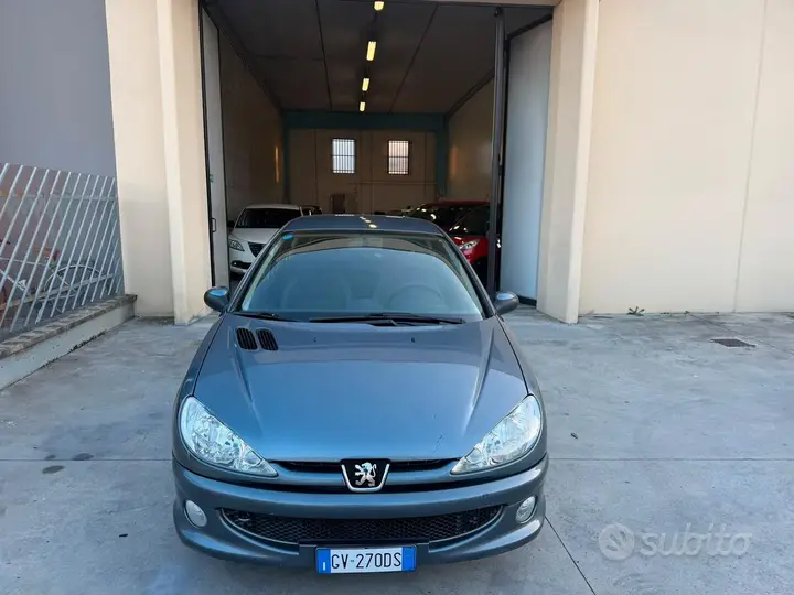 Peugeot 206 2008 photo 3