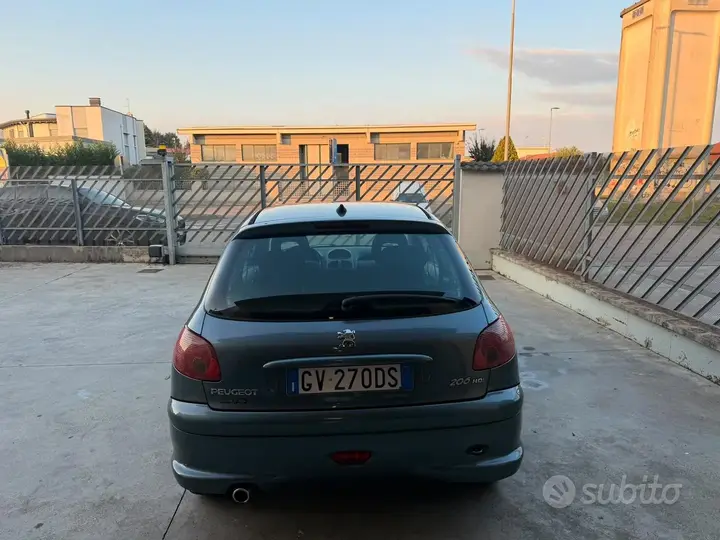 Peugeot 206 2008 photo 5