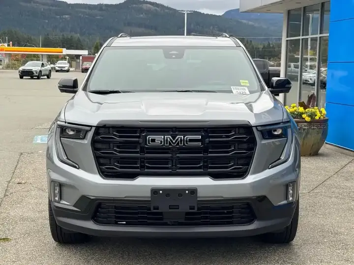 GMC Acadia 2027 photo 2