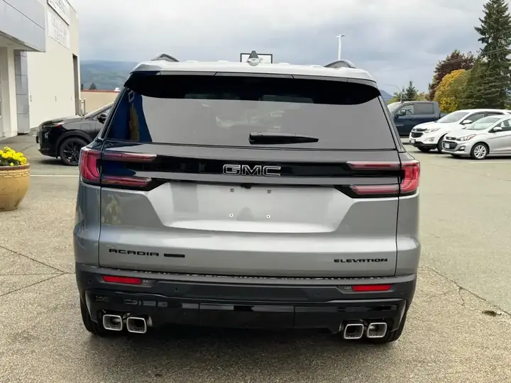 GMC Acadia 2027 photo 5