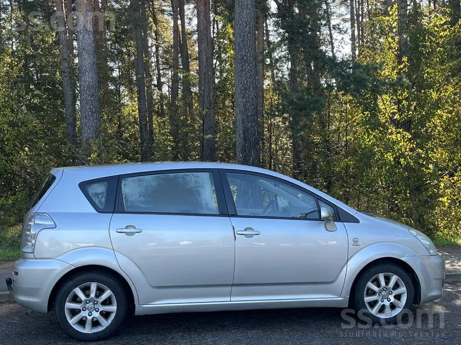 Toyota Corolla Verso 2005 photo 2