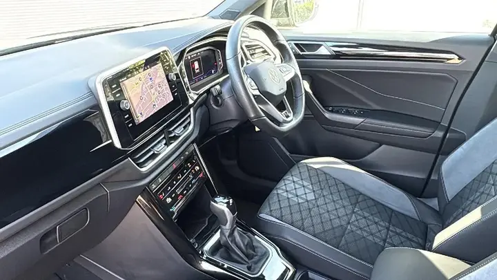 Volkswagen T-Roc 2025 photo 2