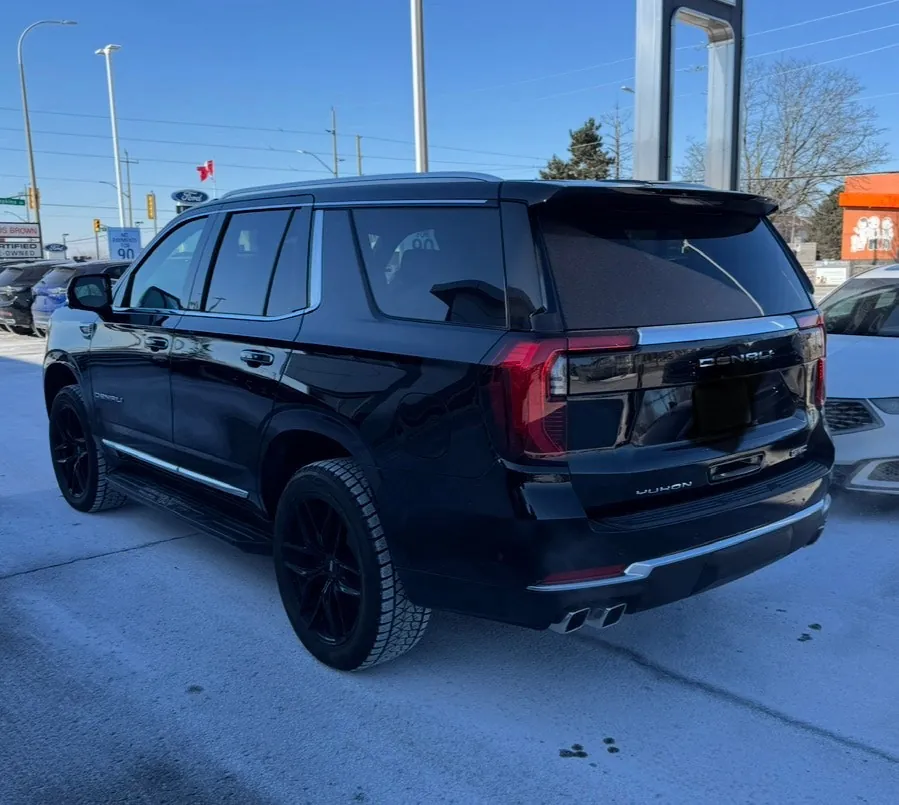 GMC Yukon 2025 photo 2