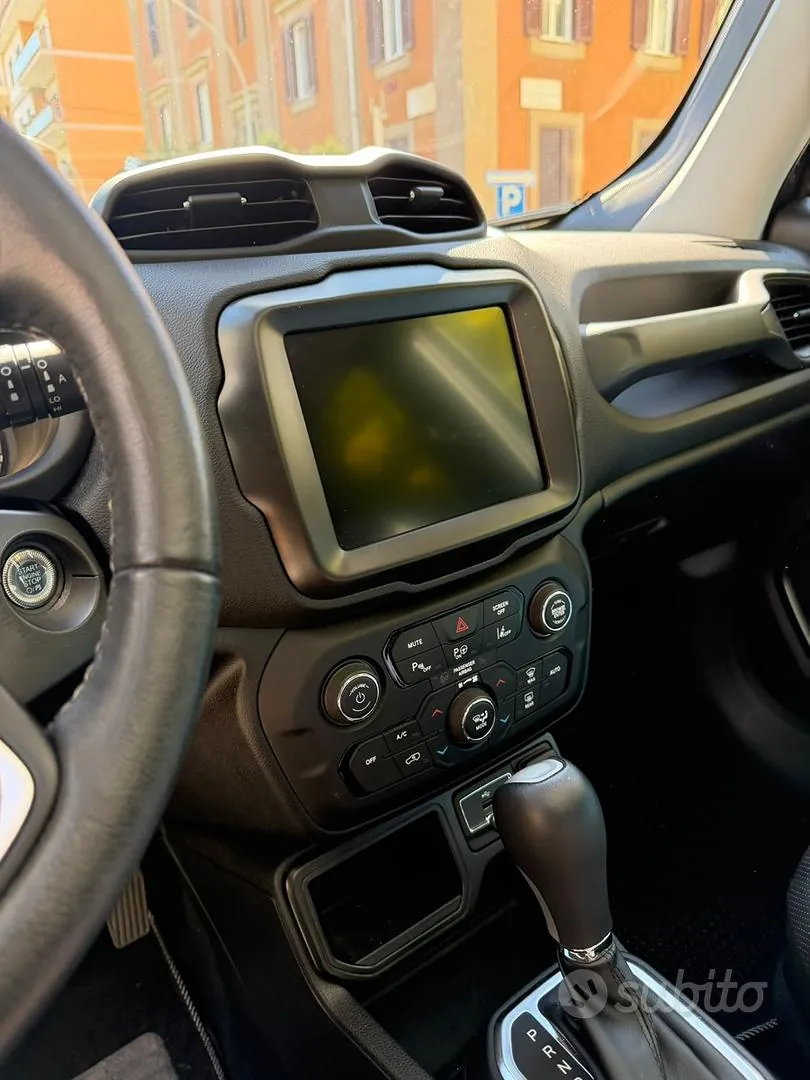 Jeep Renegade 2024 photo 4