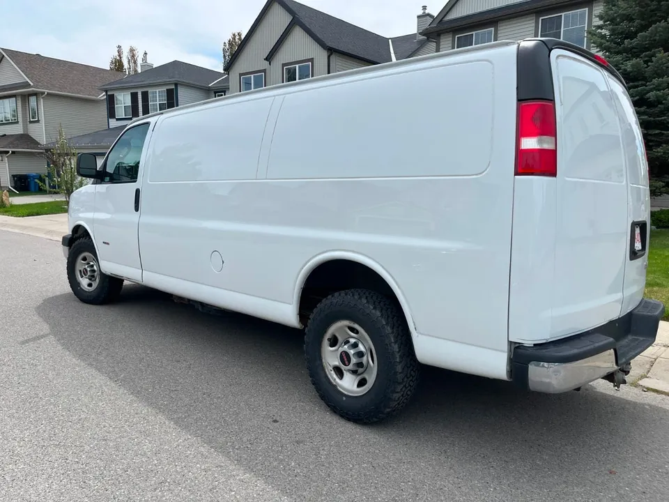 GMC Savana 2018 photo 3