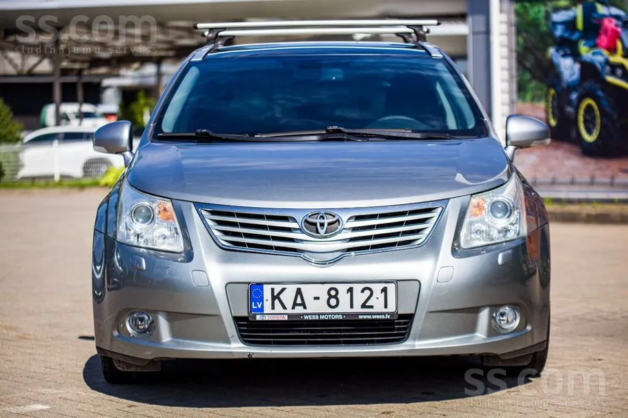 Toyota Avensis 2011 photo 2