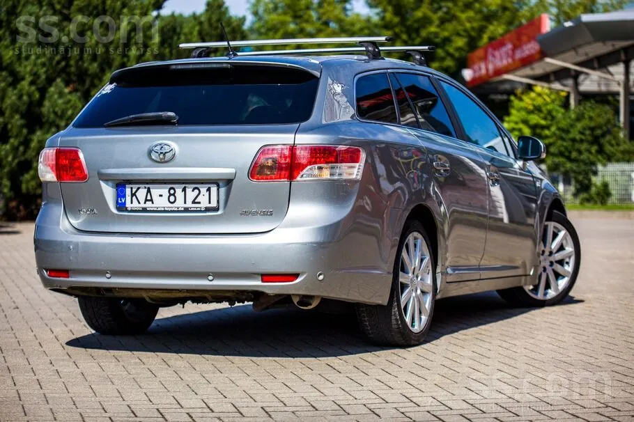 Toyota Avensis 2011 photo 4