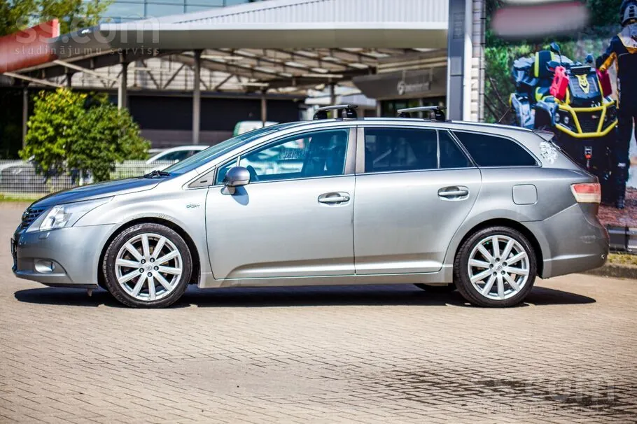 Toyota Avensis 2011 photo 3