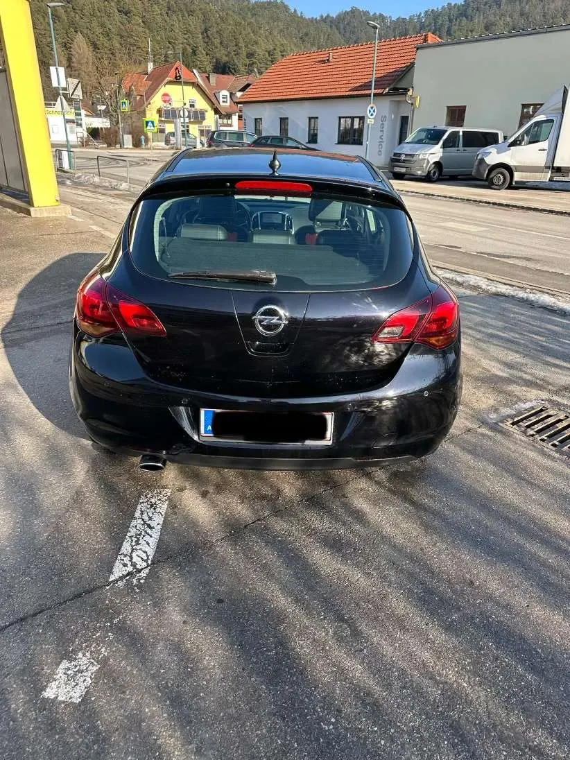 Opel Astra 2009 photo 3