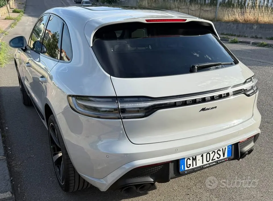 Porsche Macan 2023 photo 2