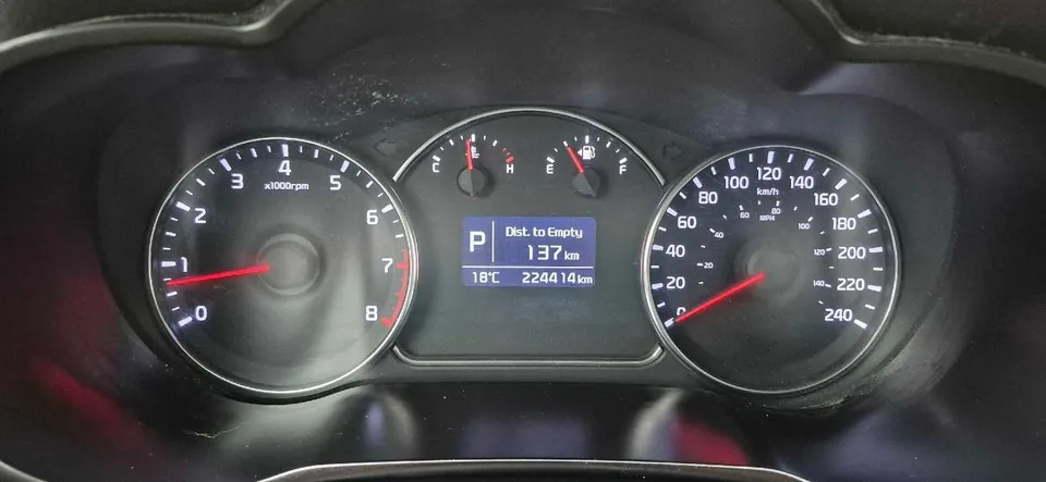 Kia Rondo 2014 photo 4