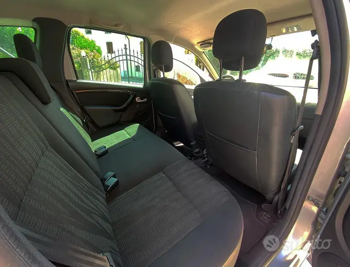 Dacia Duster 2011 photo 5