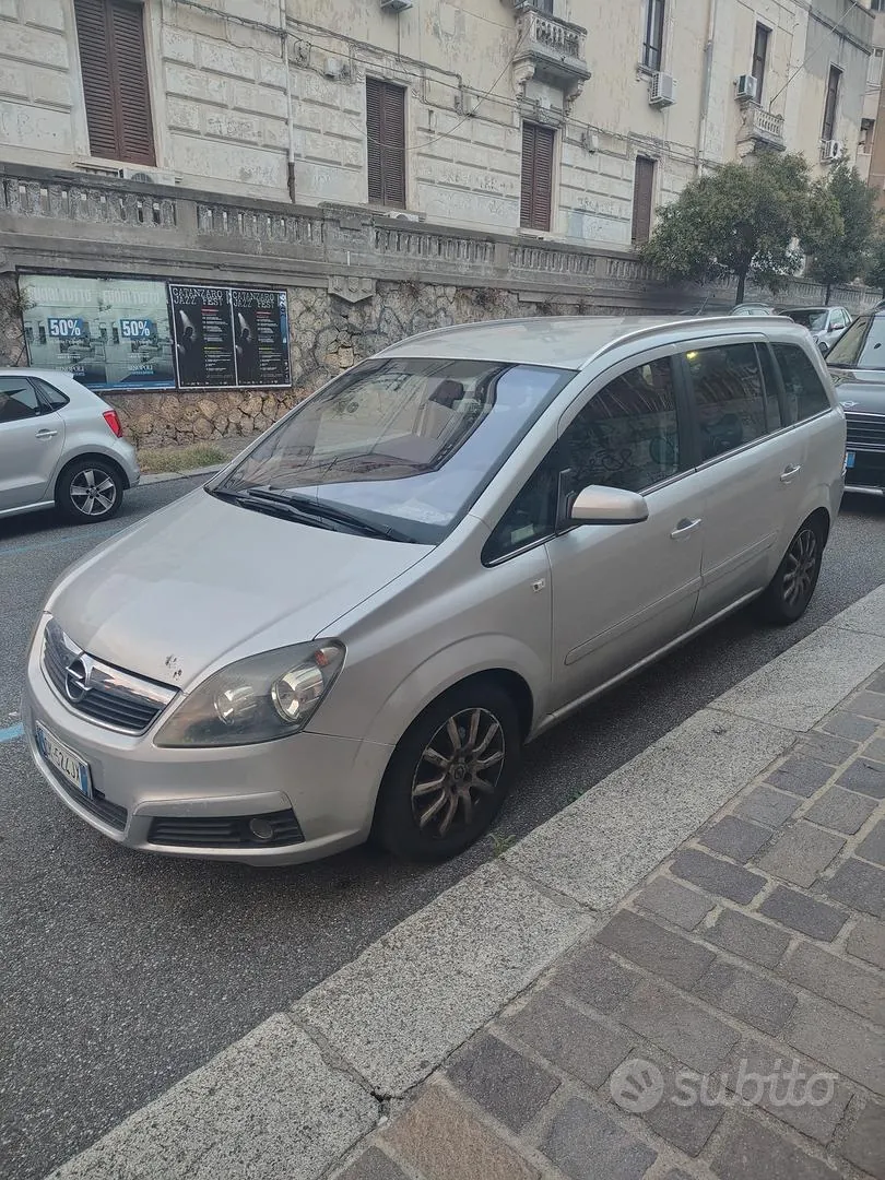 Opel Zafira 2007 photo 2