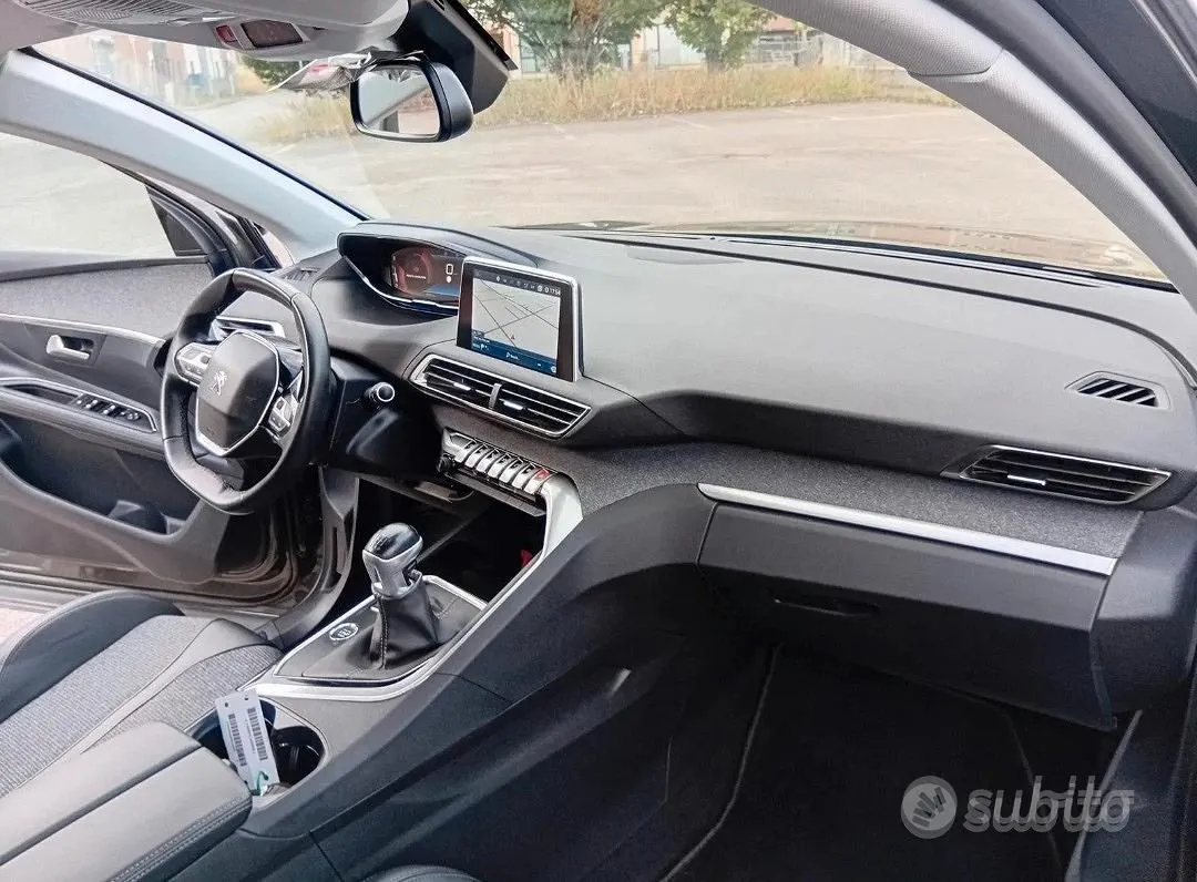 Peugeot 308 2019 photo 3
