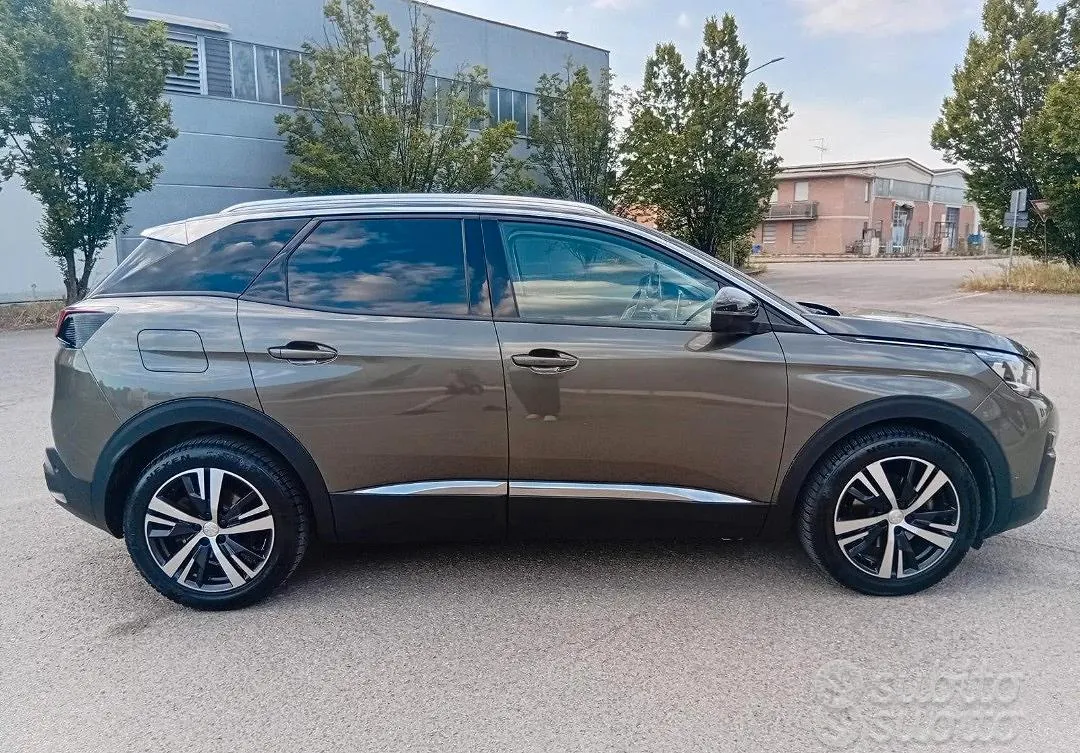 Peugeot 308 2019 photo 2