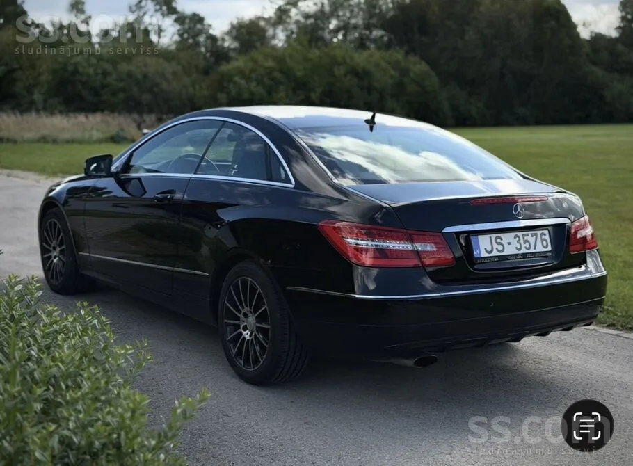 Mercedes-Benz E200 2013 photo 4