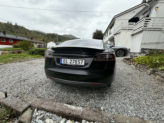 Tesla Model S 2013 photo 4