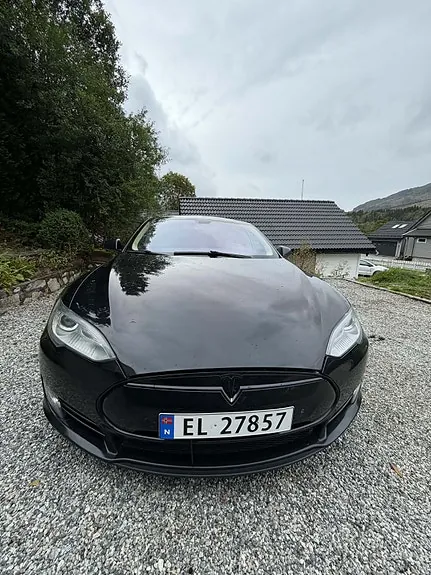 Tesla Model S 2013 photo 2