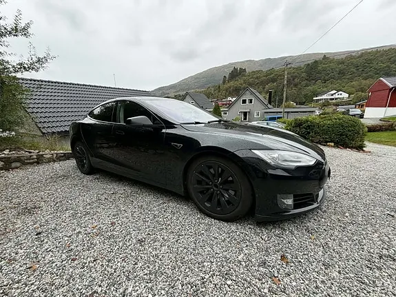 Tesla Model S 2013 photo 3