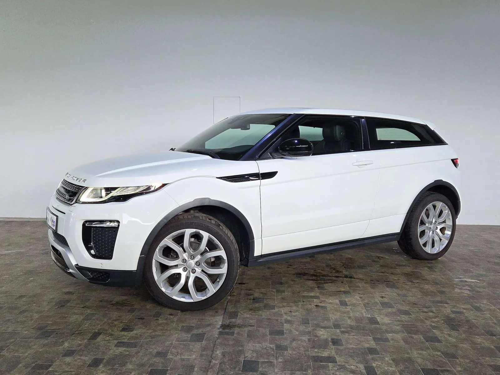 Land Rover Range Rover Evoque 2010 photo 2
