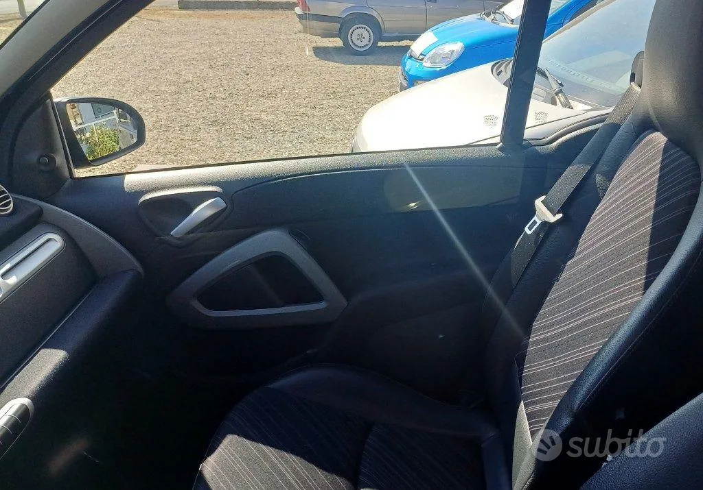 Smart Fortwo 2011 photo 4
