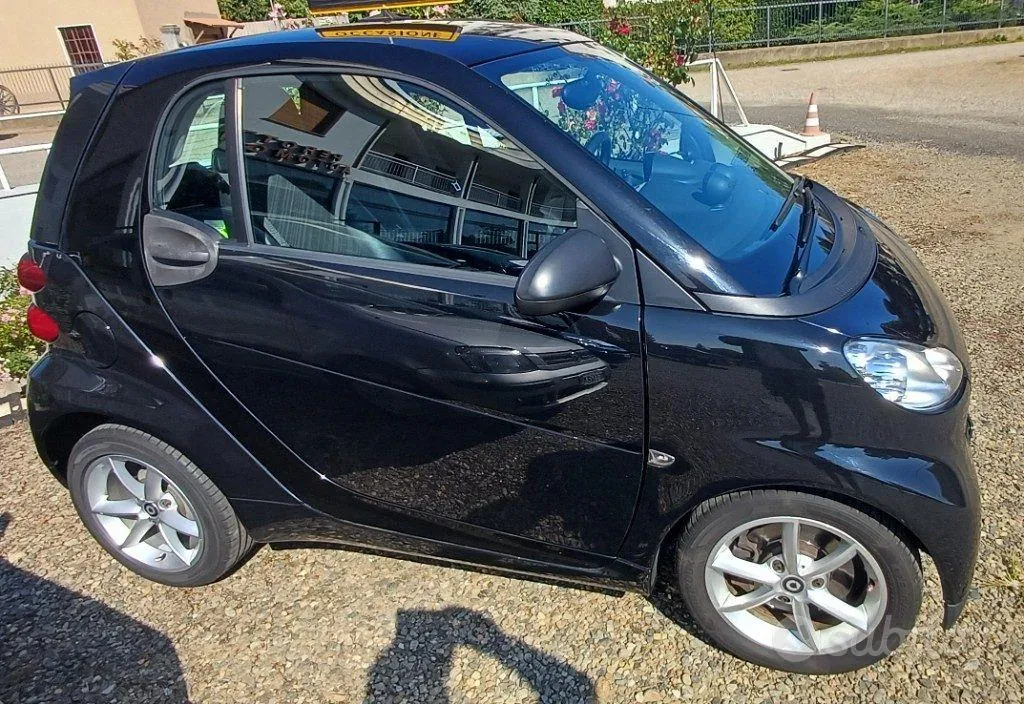 Smart Fortwo 2011 photo 2