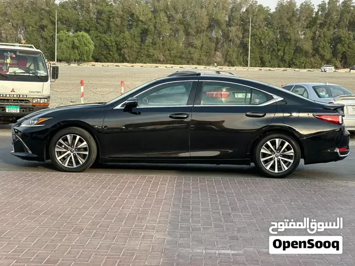 Lexus Es 300 2020 photo 4