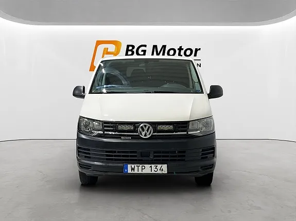 Volkswagen Transporter 2018 photo 2