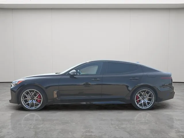 Kia Stinger 2023 photo 2