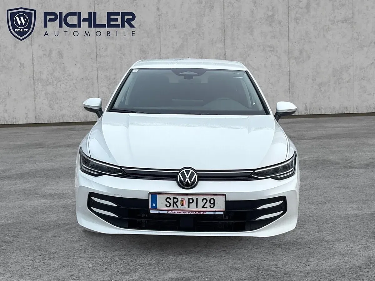 Volkswagen Golf 2026 photo 2