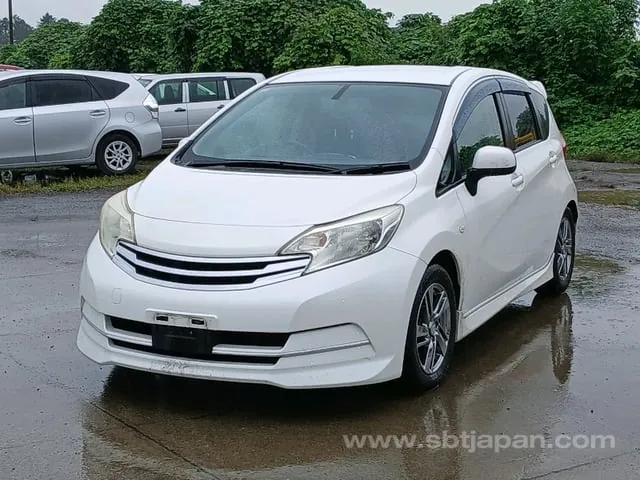 Nissan Note Rider 2013 photo 4