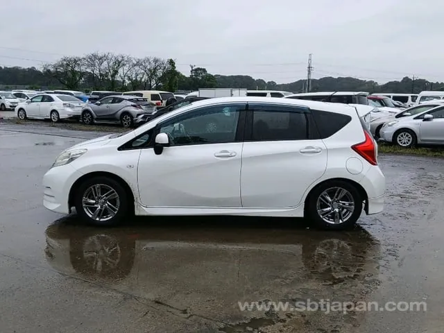 Nissan Note Rider 2013 photo 5