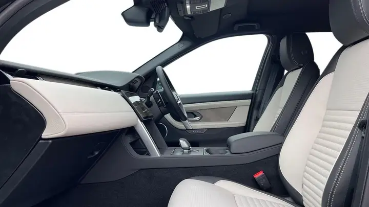 Land Rover Discovery Sport 2026 photo 3